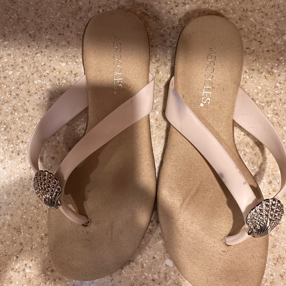 Women’s Aerosole Sandals Size 5.5 - Picture 3 of 4
